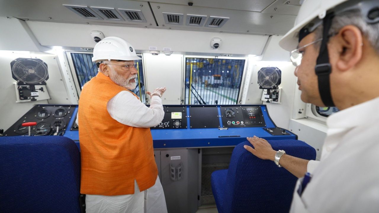 Prime Minister Narendra Modi along with Ashwini Vaishnaw, Minister  of Railways at Dahod, Gujarat. 
