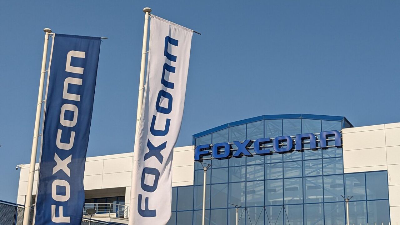 Foxconn's quite $1.5 Bn Investment: A Strategic Shift in Apple's Manufacturing