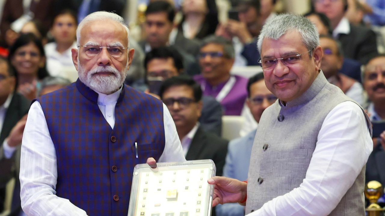 PM Modi Unveils India’s First 32-Bit Processor: A Chip That Will Power India's Future