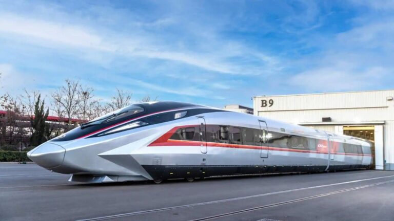 World’s Fastest Train: China’s Maglev Hits 700 km/h in Record Test