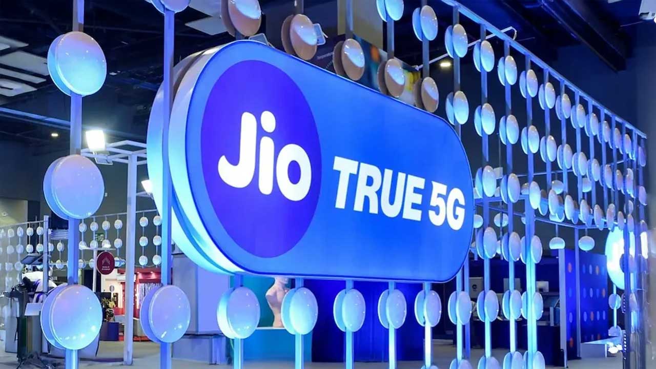 Jio leads active mobile user additions in June as Airtel tops overall subscriber gains: TRAI