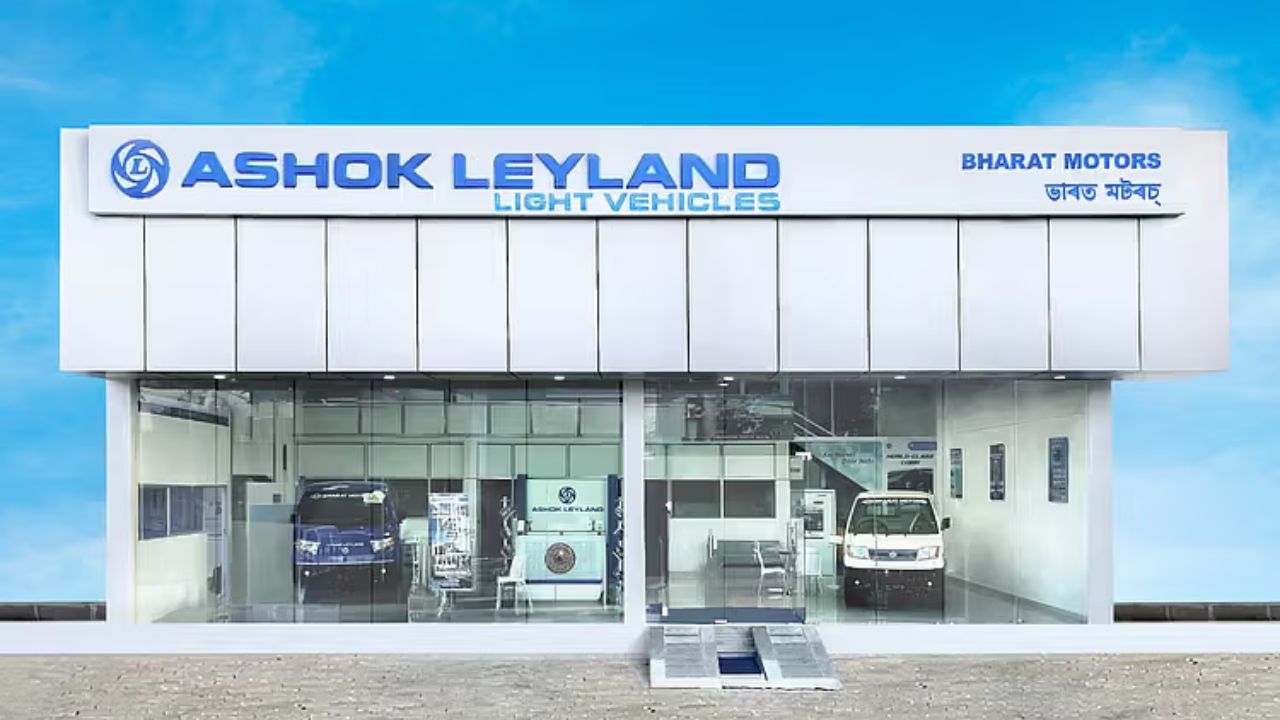 Ashok Leyland to Invest Up to ₹1,000 Cr in FY27 to Expand Battery Manufacturing & Electric Mobility
